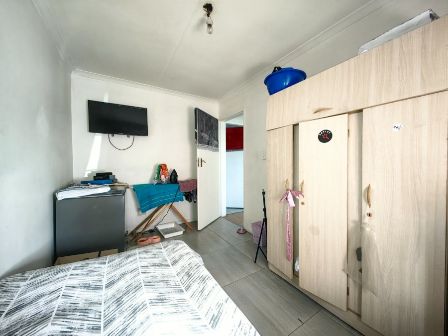 2 Bedroom Property for Sale in Lentegeur Western Cape